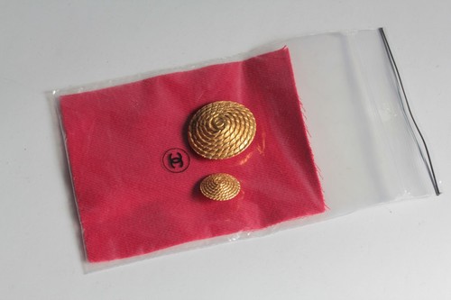 boutons chanel