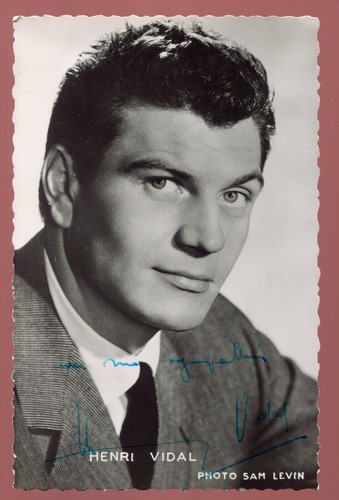 Carte photo autographe - .,