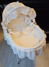 couffin osier blanc avec pieds