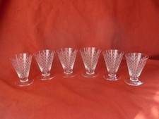 SEVRES,SERIE DE 6 VERRES ART DECO EN CRISTAL GRAVES,8,1 CM,EPOQUE DEBUT XXème.