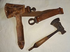 Ceinturon scout du Danemark et hachette allemande (?) dans son étui en cuir