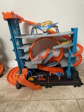 Hot Wheels City Ultimate Shark