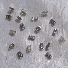 LOT DE 100 POUSSOIRS ACIER INOXYDABLE EMBOUTS FERMOIRS BOUCLES D'OREILLES - IN45