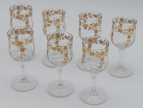 Petits verres pied a - verres,