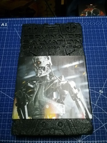 Hot toys terminator salvation - hot,