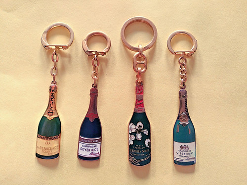 Anciens porte clés bouteille - anciens,