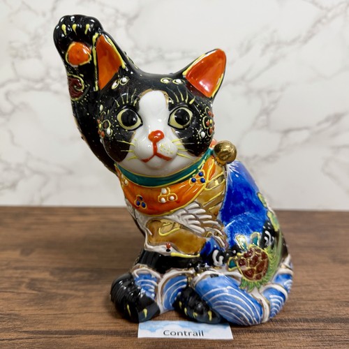 Maneki neko beckoning - maneki,