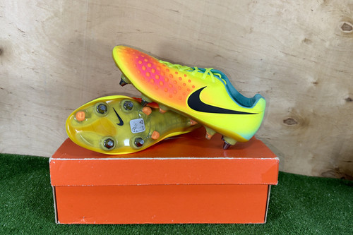 Nike magista opus sg - ii,