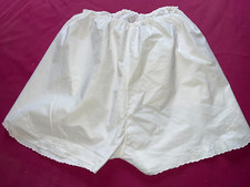 Ancienne culotte brodée époque 1900