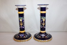 Paire de bougeoirs en faïence