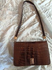 SAC POCHETTE EN CROCODILE DES