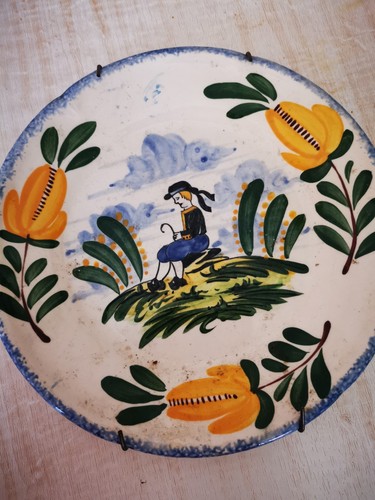 Assiette décor breton - assiette,