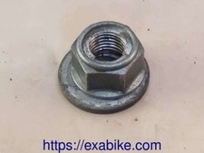 ecrou d'axe de roue arriere pour Honda VT 125 Shadow  de 1999 a 2007