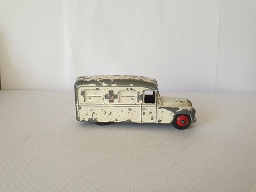 Dinky toys ambulance daimler - dinky,