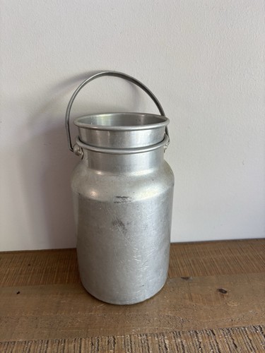 Ancien pot lait en - À,