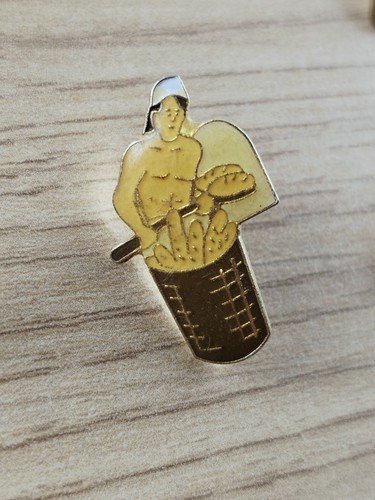 Pin pins figure homme - pin's,
