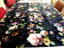 Plaids ! Coussins ! Fleurs ! Essenza !