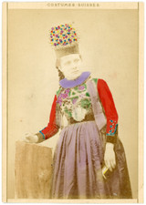 Suisse femme costume - en,