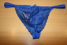string homme couleur bleu avec dentelle taille 40