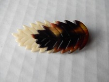 broche  signée LEA STEIN