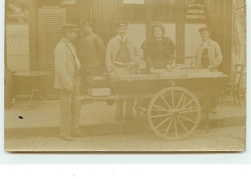 Carte photo marchande devant - marchande,