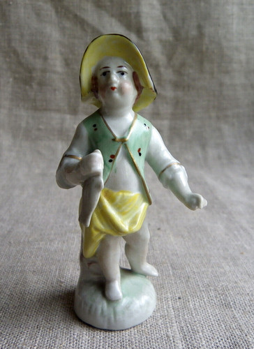 Statuette figurine porcelaine - figurine,