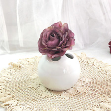 Vase pique-fleurs porcelaine blanche  style romantisme