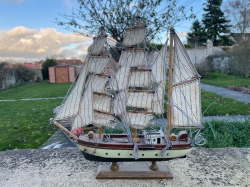 Ancienne maquette bateau - de,