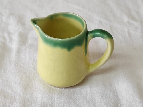 Ancien petit pot lait - à,