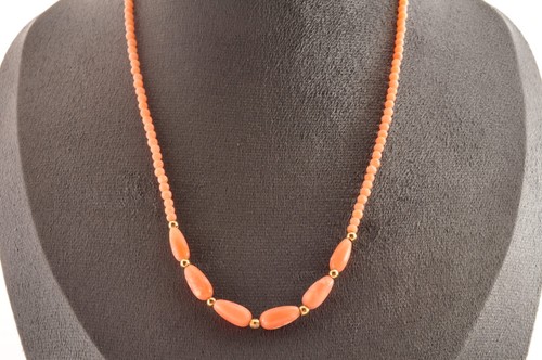 Collier non teint corail rose