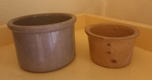 Faisselle ancienne 1 - et, pot