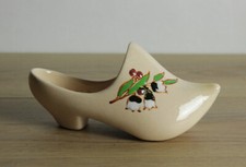 joli sabot en céramique signé Longwy beige motif floral