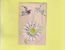 CPA RELIEF CHROMOS TRES JOLIS PIGEONS PORTENT UNE MARGUERITE TISSU ET PAILLETTES