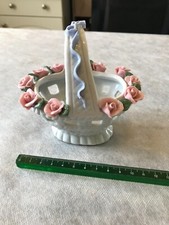 ANCIEN PANIER AVEC FLEURS CERAMIQUE  PORCELAINE MARIAGE COMMUNION BAPTEME ...