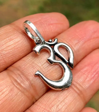 Pendentif religieux aum om
