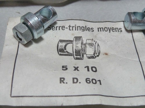 Lot serre tringles - 4, serre-tringles