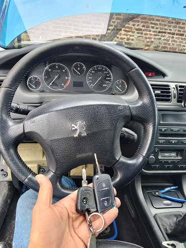 Nouvelle clé peugeot 406 - nouvelle,