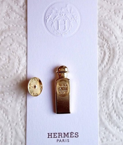 Rare pin parfum caleche - pin's,