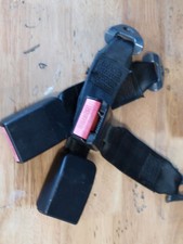 Attache ceinture Peugeot 206