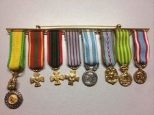 Lot de 9 Médailles Miniatures