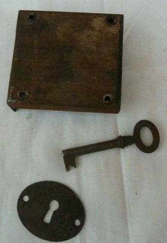 Ancienne serrure avec clef - clef, (