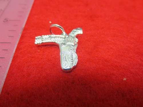 Pendentif charm pistolet - pendentif,