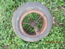 roue brouette pleine avec graisseur tres bon etat