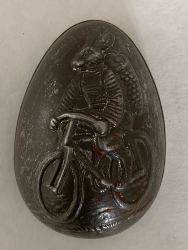 Ancien moule chocolat - À, en