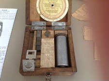 Ancien coffret bois H. MORIN essais des métaux