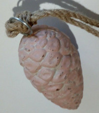 Grande pomme de pin en
