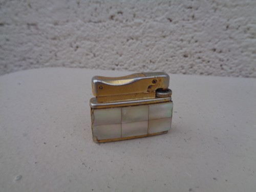 Ancien briquet sarome - , nacre