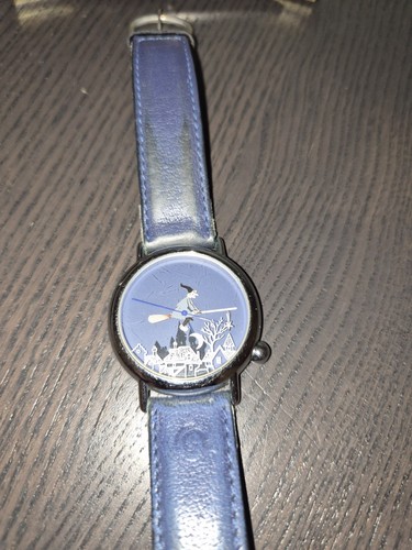 Montre design sorcière style