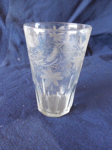 Ancien verre gravé - , au