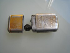 Ancien briquet militaire en